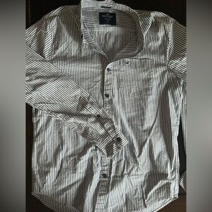 Hollister Button Down Slim Fit Men's Shirt, Size Medium